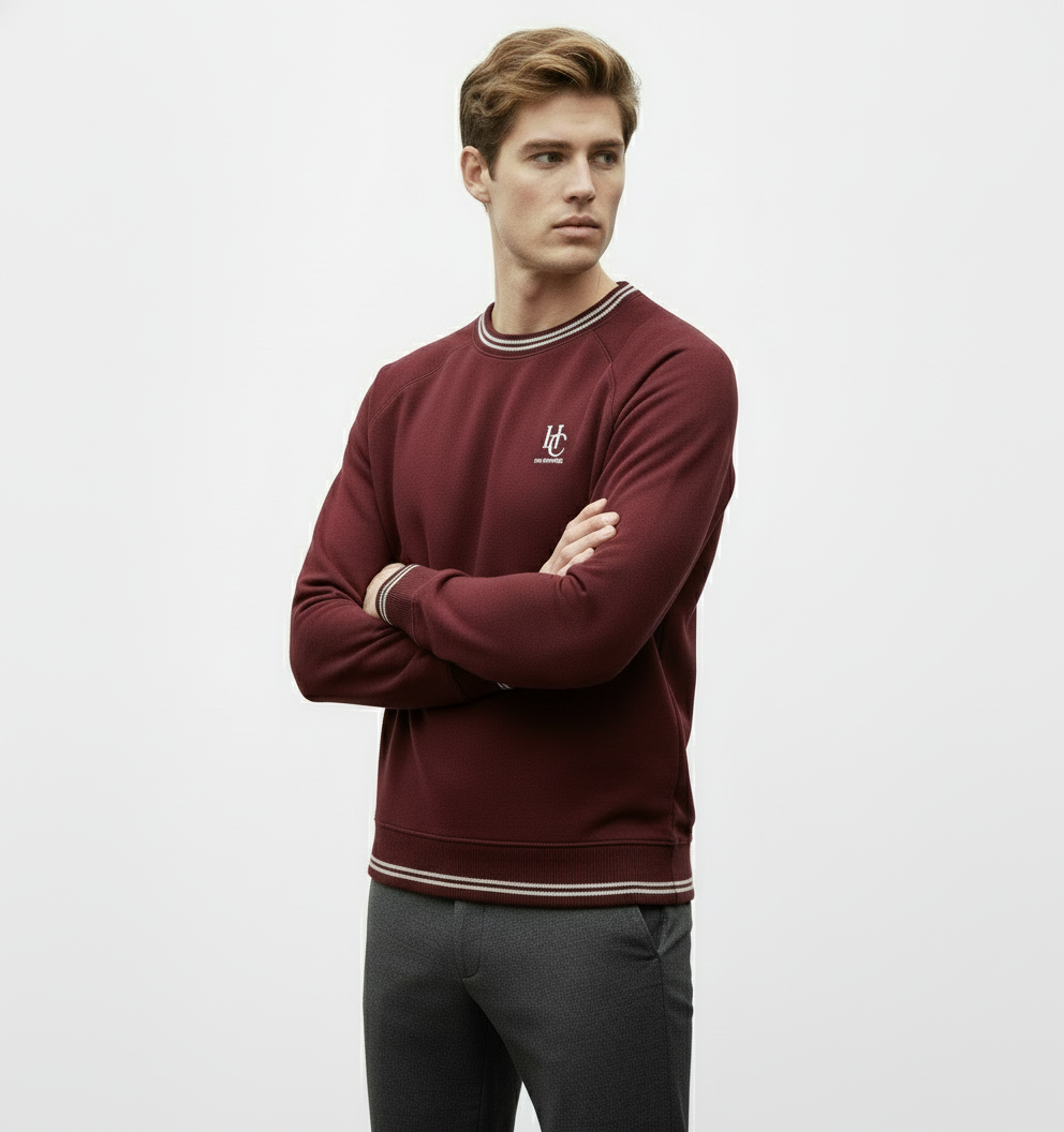 Model with arms crossed - different angle